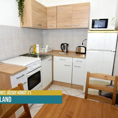 Little Americas Portland Apartment Boedapest